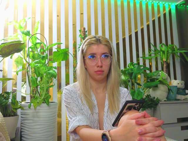 Hot MiaLiaHot will ignite your wishes in a sweet stream MiaLiaHot from BongaCams