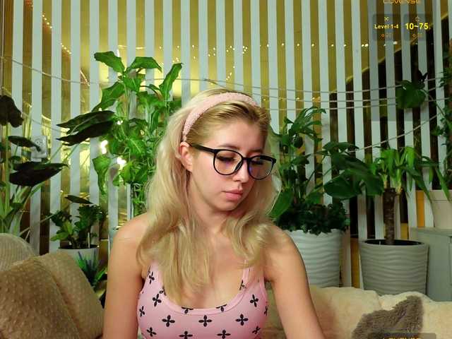 Try sweet slut MiaLiaHot MiaLiaHot from BongaCams