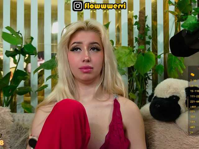 MiaLiaHot's BongaCams show and profile