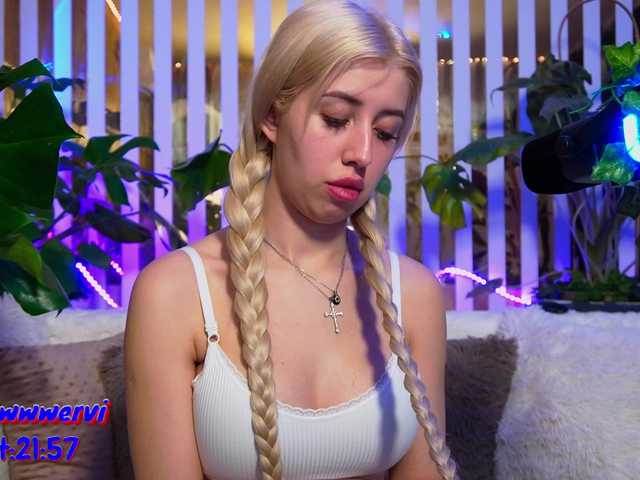 MiaLiaHot from BongaCams is Freechat