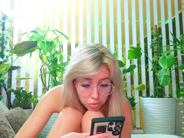 MiaLiaHot from BongaCams