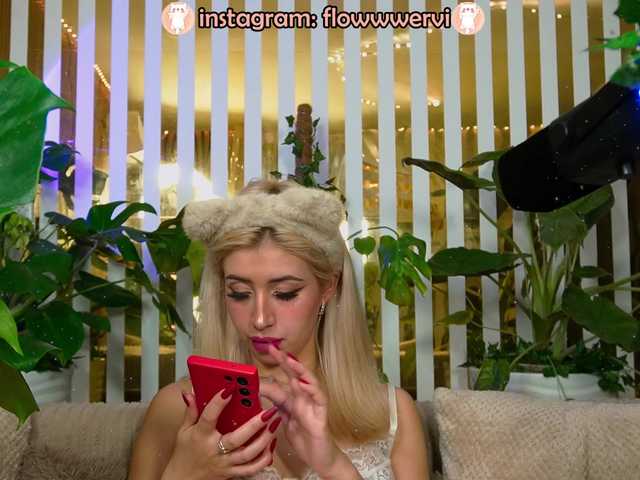 MiaLiaHot's BongaCams show and profile