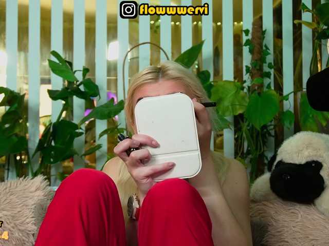 MiaLiaHot's BongaCams show and profile