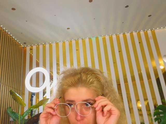 Sex chat gratuit in direct cu MiaLiaHot pe BongaCams