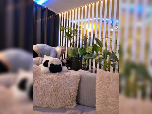 MiaLiaHot's BongaCams show and profile