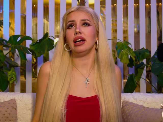 видео MiaLiaHot