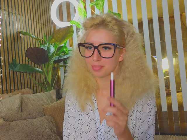 MiaLiaHot from BongaCams is Freechat