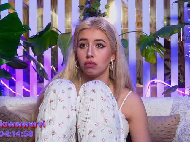 MiaLiaHot's BongaCams show and profile