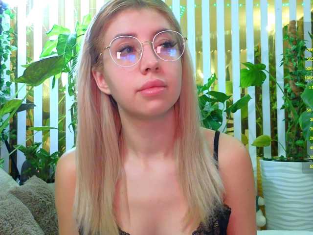 Sex chat gratuit in direct cu MiaLiaHot pe BongaCams