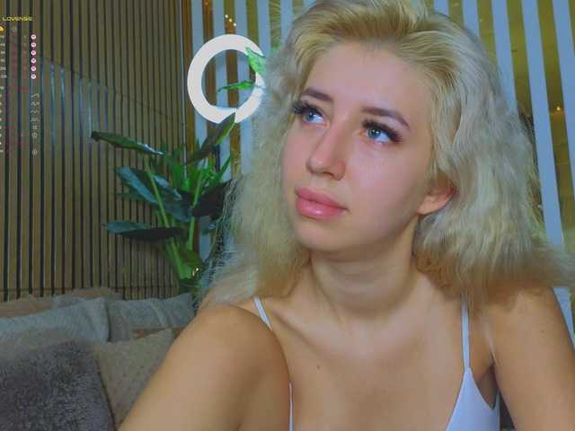 вебкам MiaLiaHot