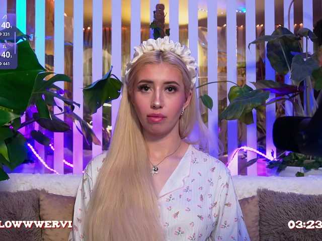 MiaLiaHot's BongaCams show and profile