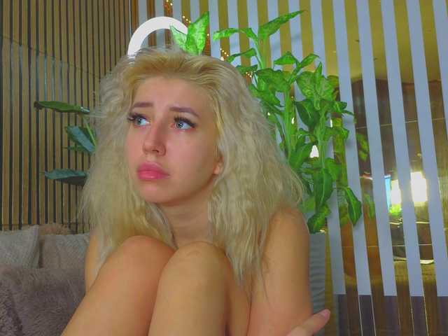 MiaLiaHot from BongaCams is Freechat