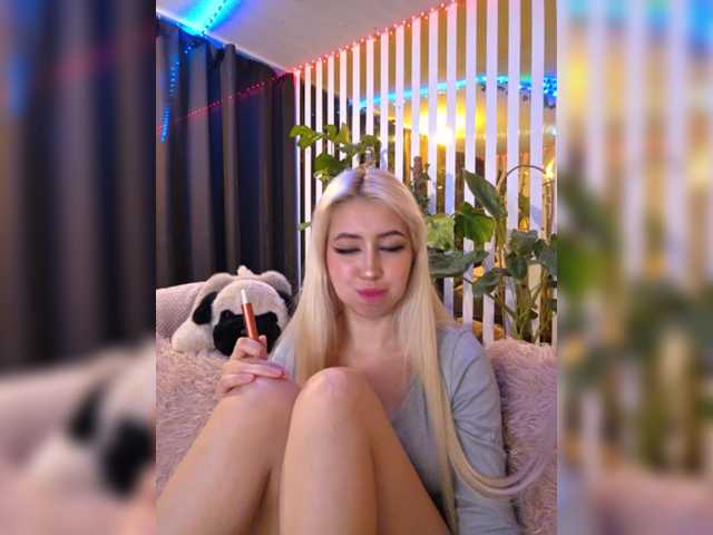 MiaLiaHot's BongaCams profile