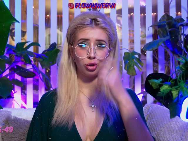 MiaLiaHot's BongaCams show and profile