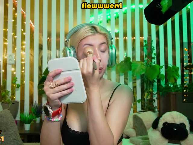 MiaLiaHot's BongaCams show and profile