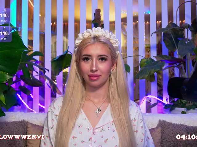 MiaLiaHot's BongaCams show and profile