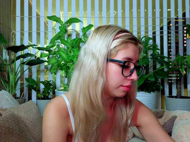 MiaLiaHot from BongaCams