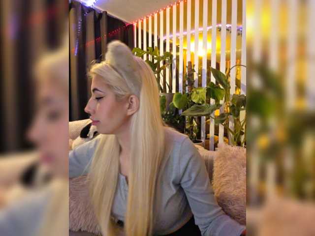 MiaLiaHot's BongaCams profile