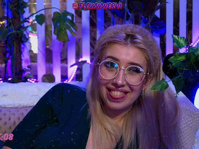 видео от MiaLiaHot