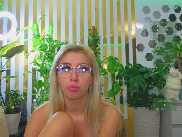 Sex chat gratuit in direct cu MiaLiaHot pe BongaCams