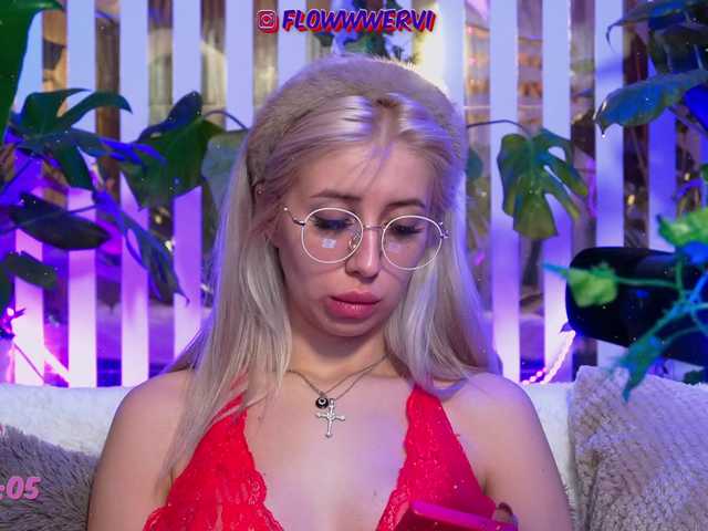 MiaLiaHot's BongaCams show and profile