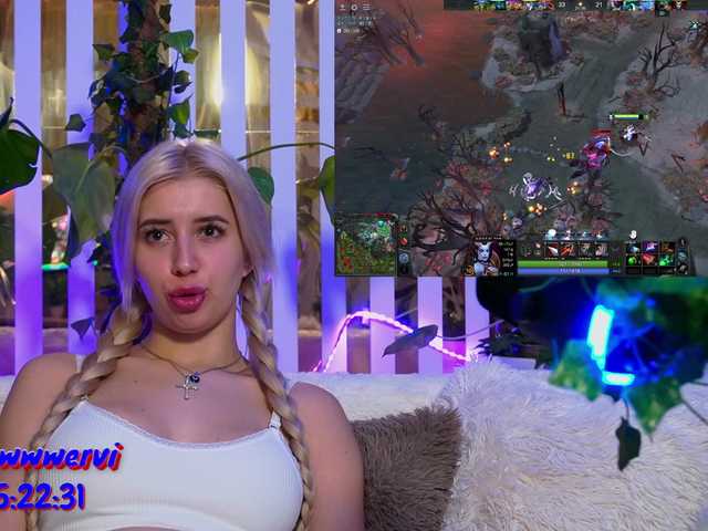 MiaLiaHot's BongaCams show and profile