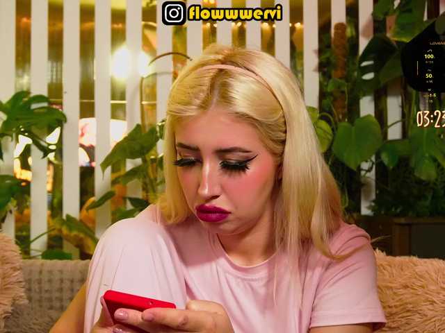 MiaLiaHot's BongaCams show and profile