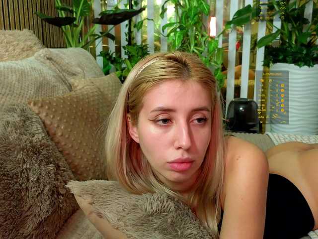 MiaLiaHot from BongaCams is Freechat