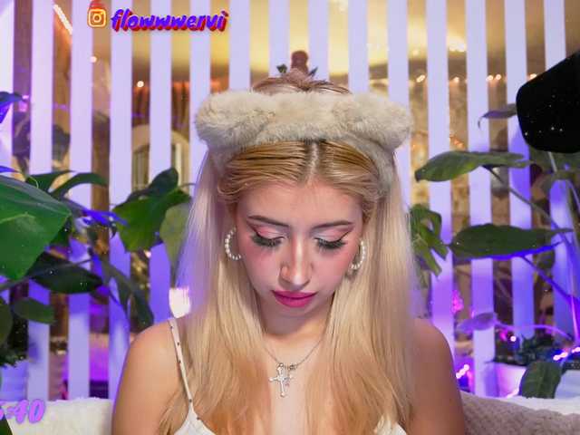 MiaLiaHot's BongaCams show and profile