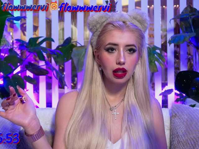 MiaLiaHot's BongaCams show and profile