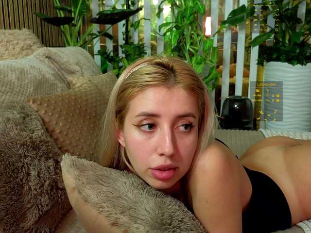 MiaLiaHot from BongaCams