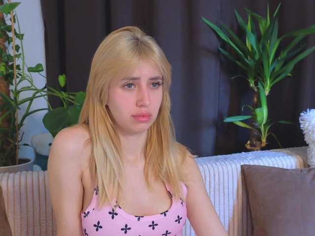 MiaLiaHot