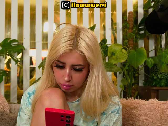 MiaLiaHot's BongaCams show and profile