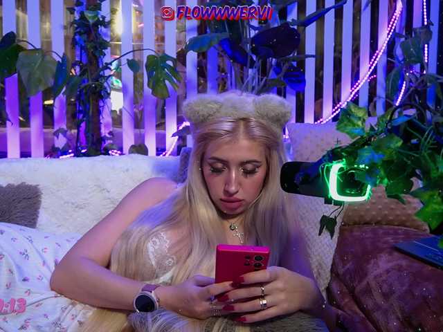 MiaLiaHot's BongaCams show and profile