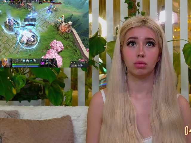 MiaLiaHot's BongaCams show and profile