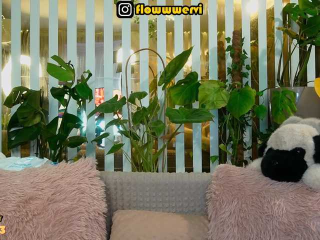 MiaLiaHot's BongaCams profile