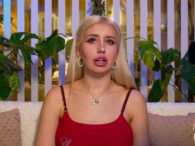 стрип от MiaLiaHot