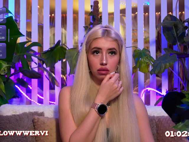 MiaLiaHot's BongaCams show and profile