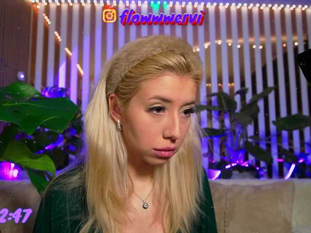 MiaLiaHot's BongaCams show and profile