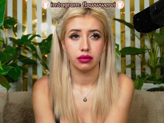 MiaLiaHot's BongaCams show and profile