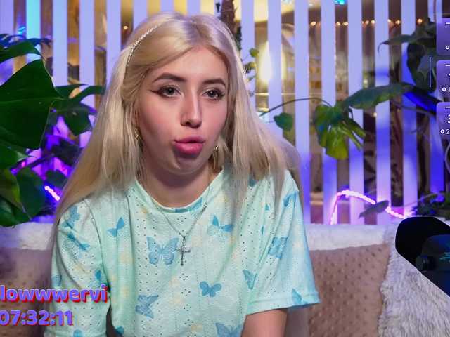 MiaLiaHot from BongaCams