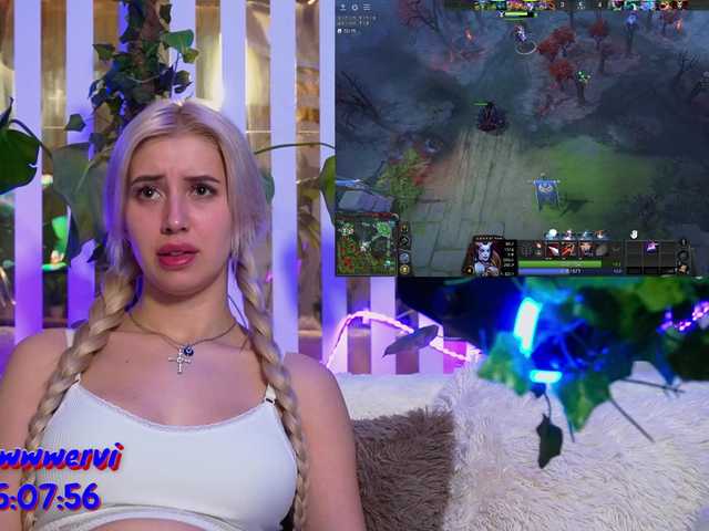 в попе у MiaLiaHot