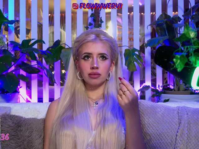 стрип от MiaLiaHot