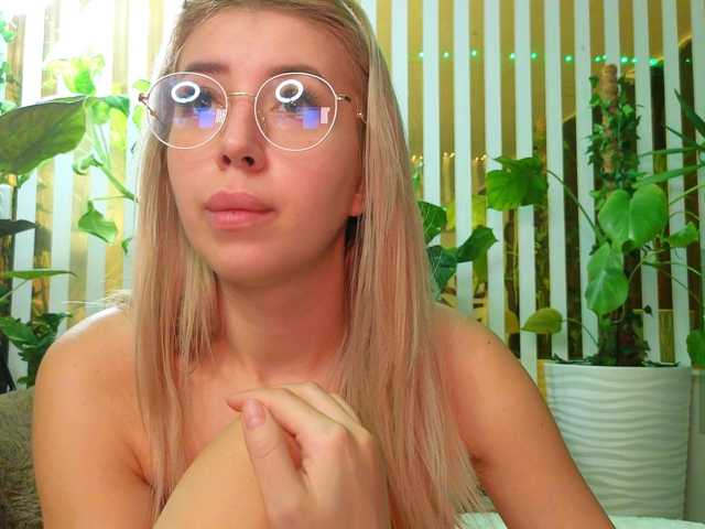 MiaLiaHot Live Webcam on BongaCams