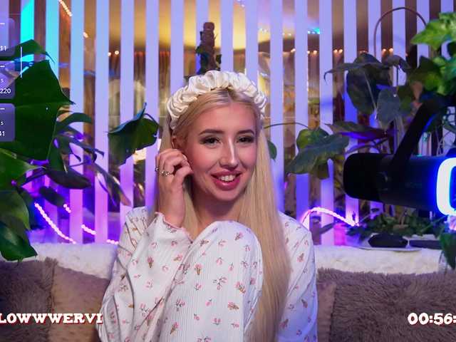 MiaLiaHot's BongaCams show and profile