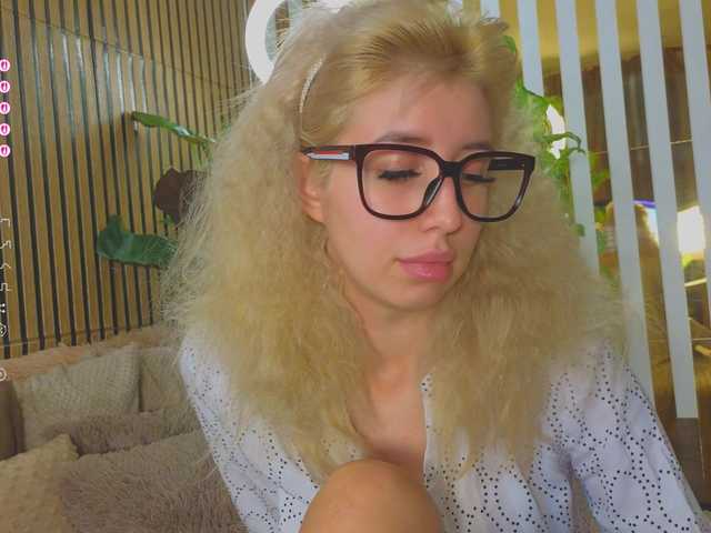 MiaLiaHot from BongaCams is Freechat