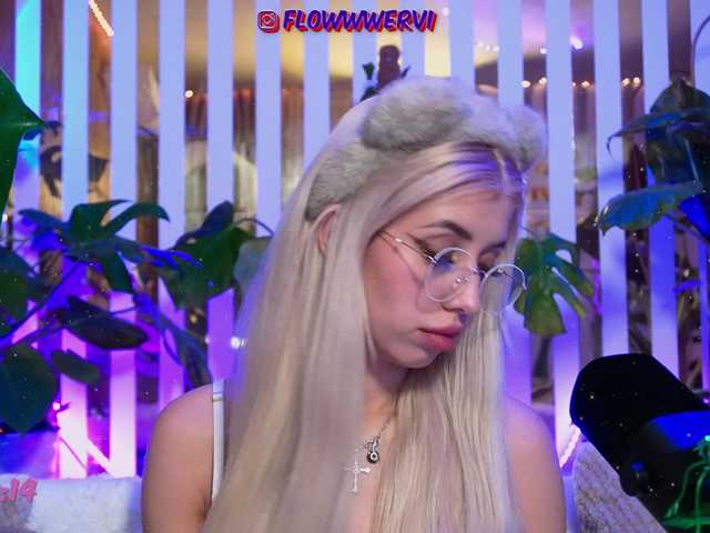 MiaLiaHot's BongaCams show and profile