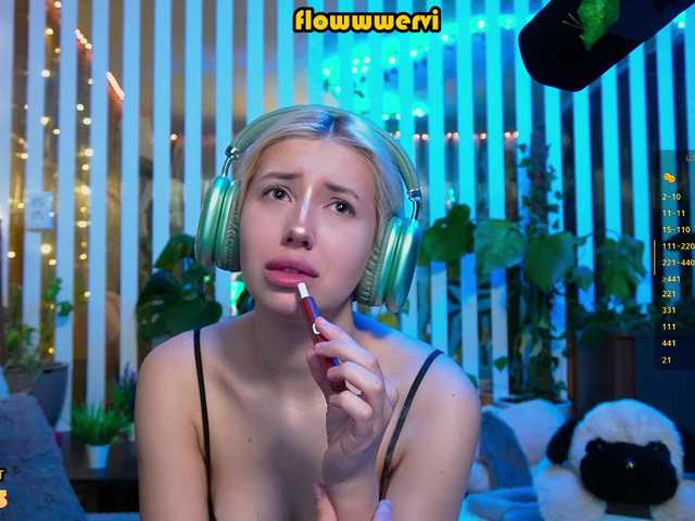 MiaLiaHot's BongaCams show and profile