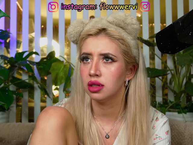 MiaLiaHot's BongaCams show and profile