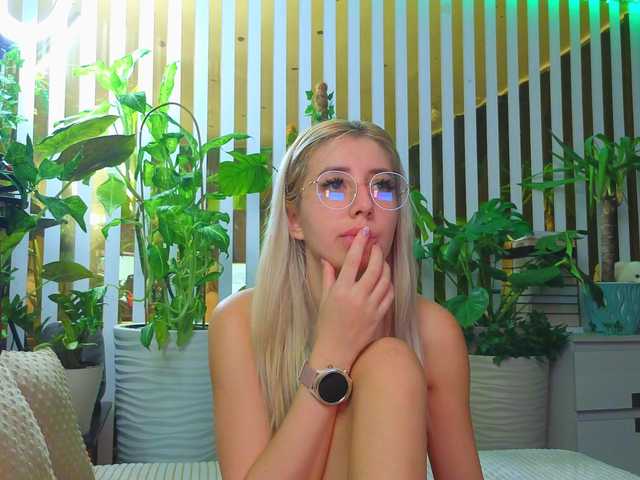 Hot MiaLiaHot will ignite your wishes in a sweet stream MiaLiaHot from BongaCams